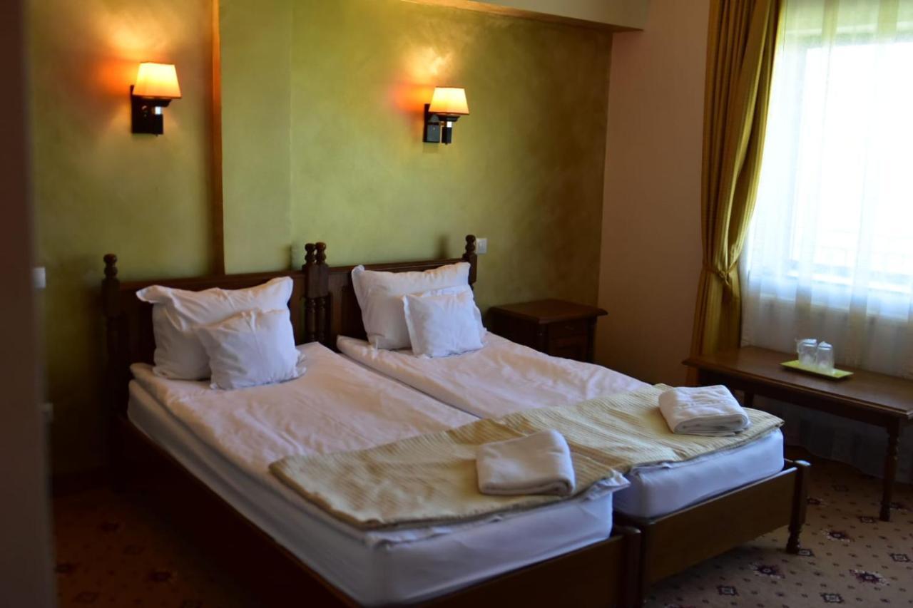 Bellavista Brasov Otel Săcele Dış mekan fotoğraf